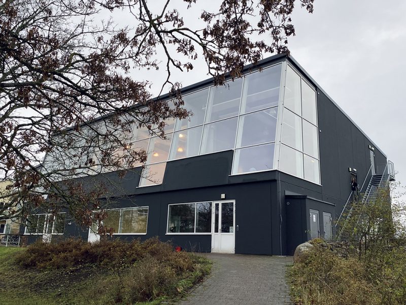 Kika in i skolans verkstäder